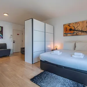 https://bright-comfy-flat-in-lisbon-by-lovelystay.hotels-lisbon-portugal.com